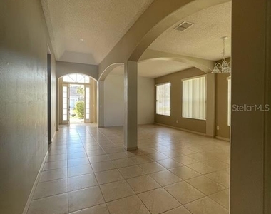1819 Wedgewood Way - Photo Thumbnail 1