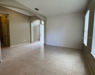 1819 Wedgewood Way - Photo Thumbnail 3
