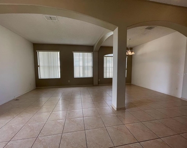 1819 Wedgewood Way - Photo Thumbnail 5