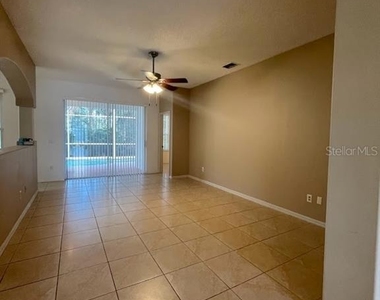 1819 Wedgewood Way - Photo Thumbnail 2