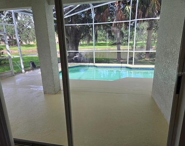 1819 Wedgewood Way - Photo Thumbnail 9
