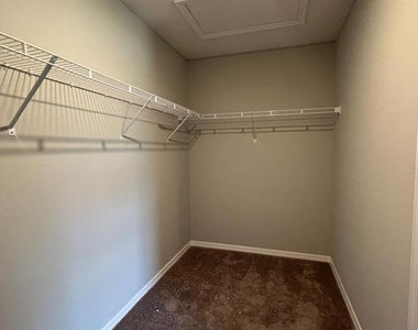 4805 Coral Castle Drive - Photo Thumbnail 13