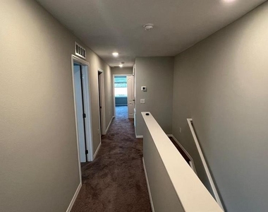 4805 Coral Castle Drive - Photo Thumbnail 10