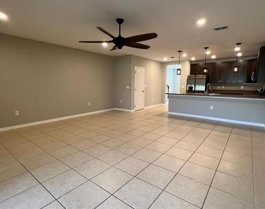 4805 Coral Castle Drive - Photo Thumbnail 7