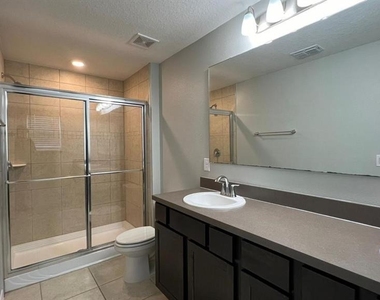 4805 Coral Castle Drive - Photo Thumbnail 12