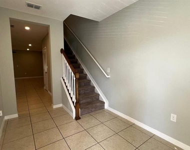 4805 Coral Castle Drive - Photo Thumbnail 2