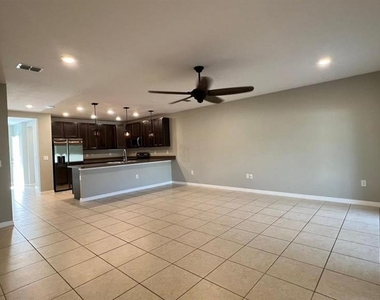 4805 Coral Castle Drive - Photo Thumbnail 4
