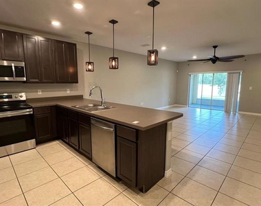 4805 Coral Castle Drive - Photo Thumbnail 5