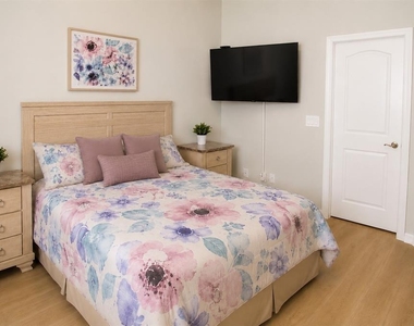 2520 Dharma Circle - Photo Thumbnail 8