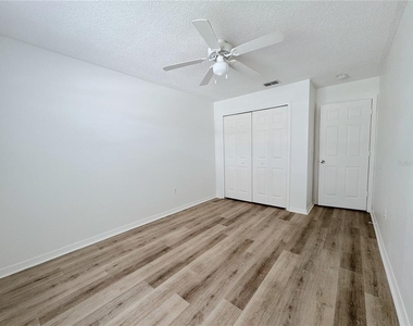 6867 Belmar Drive - Photo Thumbnail 10