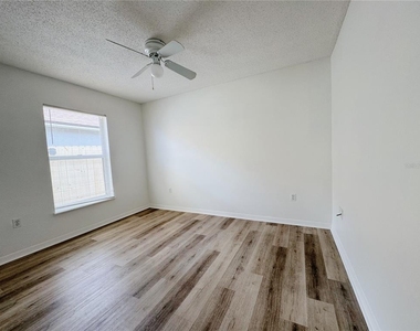 6867 Belmar Drive - Photo Thumbnail 11