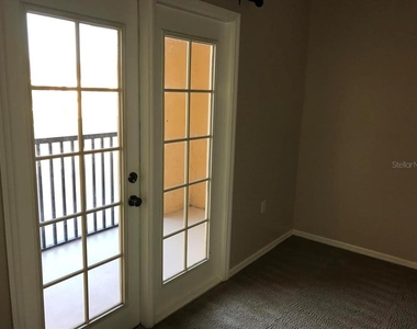 10831 Windsor Walk Drive - Photo Thumbnail 3