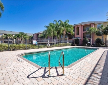 10831 Windsor Walk Drive - Photo Thumbnail 17