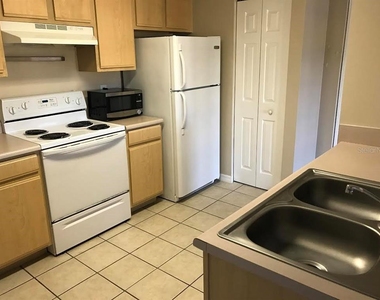 10831 Windsor Walk Drive - Photo Thumbnail 7