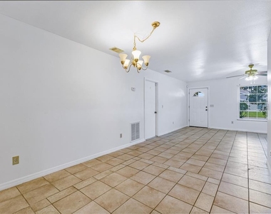 9148 Dubois Boulevard - Photo Thumbnail 5
