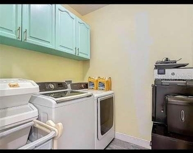 911 La Terraza Lane - Photo Thumbnail 12