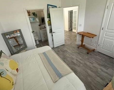 911 La Terraza Lane - Photo Thumbnail 18