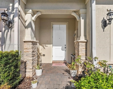 3953 Black Olive Lane - Photo Thumbnail 4