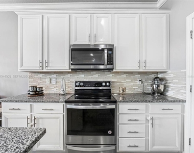 3953 Black Olive Lane - Photo Thumbnail 21