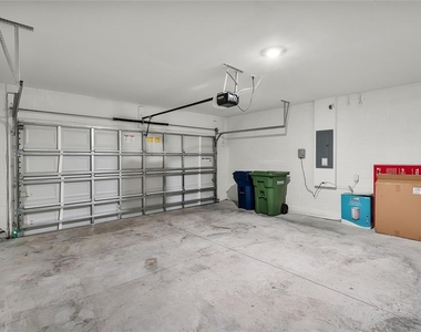 1340 Daisy Fiel Dr - Photo Thumbnail 19