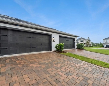 827 Creeping Fig Street - Photo Thumbnail 19