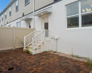 827 Creeping Fig Street - Photo Thumbnail 17