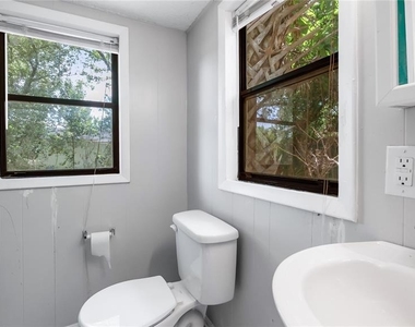 2201 Dolarway Street - Photo Thumbnail 12