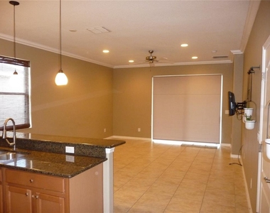 14256 Queenside Street - Photo Thumbnail 5