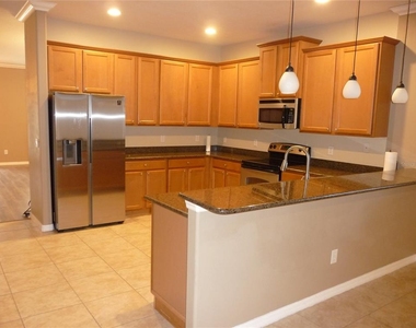 14256 Queenside Street - Photo Thumbnail 10
