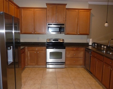 14256 Queenside Street - Photo Thumbnail 3