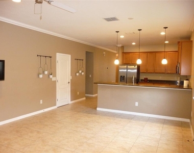 14256 Queenside Street - Photo Thumbnail 9