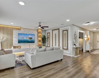2405 Oakwood Lane - Photo Thumbnail 9