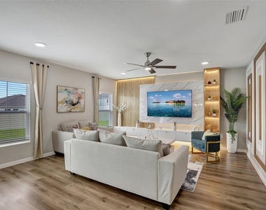 2405 Oakwood Lane - Photo Thumbnail 6
