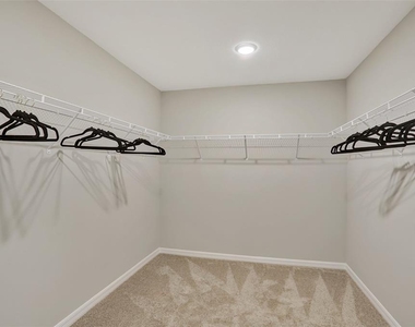 2405 Oakwood Lane - Photo Thumbnail 29