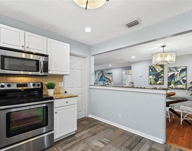 1627 Orange Avenue - Photo Thumbnail 11