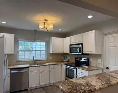 1627 Orange Avenue - Photo Thumbnail 5