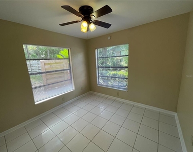 4524 Sw 46th Drive - Photo Thumbnail 5