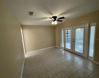 4524 Sw 46th Drive - Photo Thumbnail 6