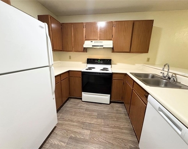 83 Se 16th Avenue - Photo Thumbnail 2