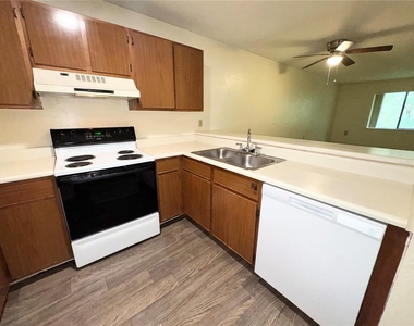 83 Se 16th Avenue - Photo Thumbnail 3