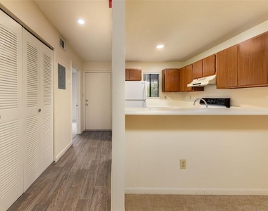 83 Se 16th Avenue - Photo Thumbnail 2