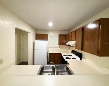 83 Se 16th Avenue - Photo Thumbnail 4