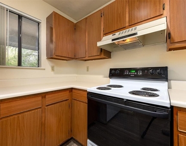 83 Se 16th Avenue - Photo Thumbnail 4
