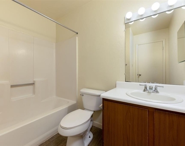 83 Se 16th Avenue - Photo Thumbnail 12