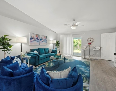 2098 Como Street - Photo Thumbnail 13
