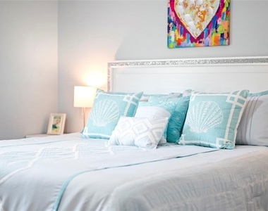 2098 Como Street - Photo Thumbnail 19