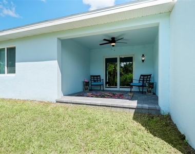 2098 Como Street - Photo Thumbnail 5