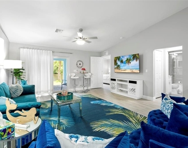 2098 Como Street - Photo Thumbnail 14