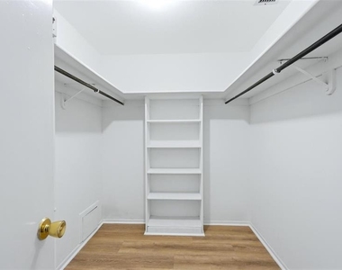 1329 Nantucket Road - Photo Thumbnail 17