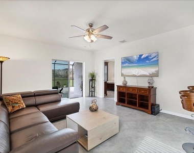 3293 Hilltop Circle - Photo Thumbnail 5